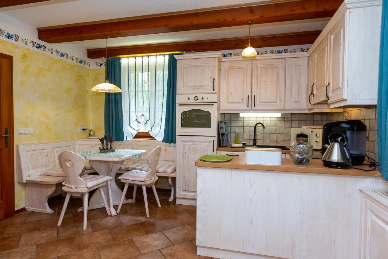 Apartment Pod Skalco Есенице Экстерьер фото
